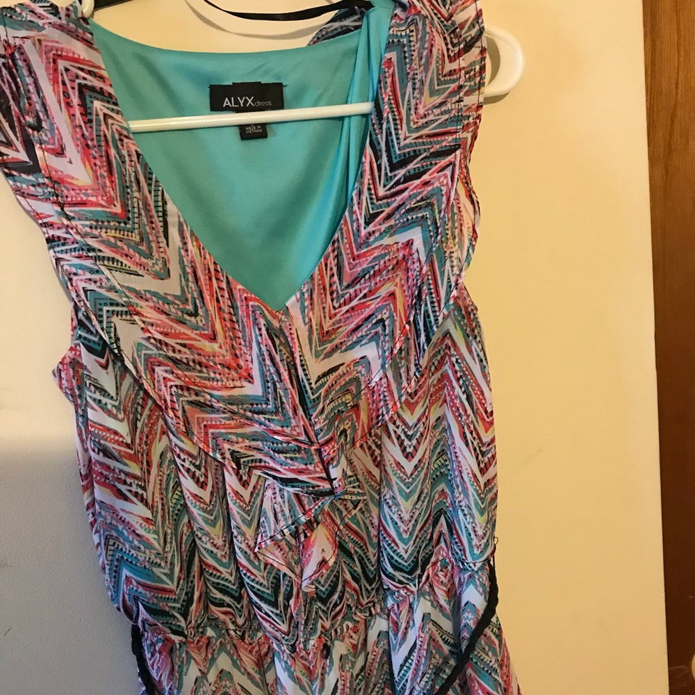 Spring dress - Picture 3 of 4